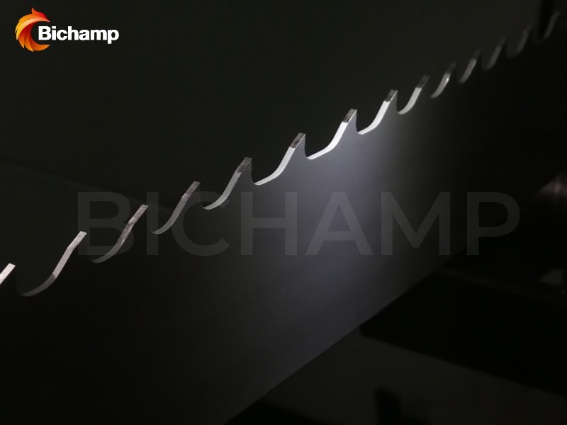 Versatile Industrial Bandsaw Blades Triple Chip For Steel Cutting
